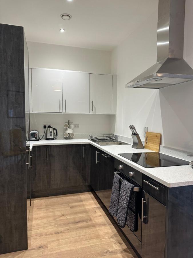 Sleek & Stylish Apartment By Dh Aparthotels Питерборо Екстериор снимка