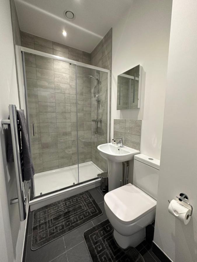 Sleek & Stylish Apartment By Dh Aparthotels Питерборо Екстериор снимка